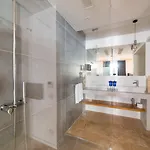 Hotel 19