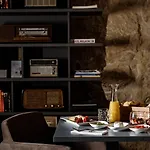 19 Hotel La Valeta