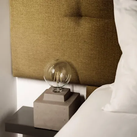 Hotel 19