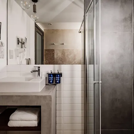 Hotel 19