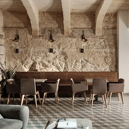 19 Hotel Valletta