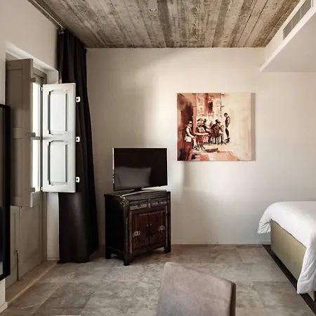 Hotel 19 4*