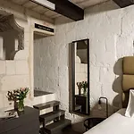 Hotel 19 4*