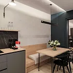 Hotel 19