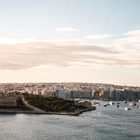 19 Ξενοδοχείο